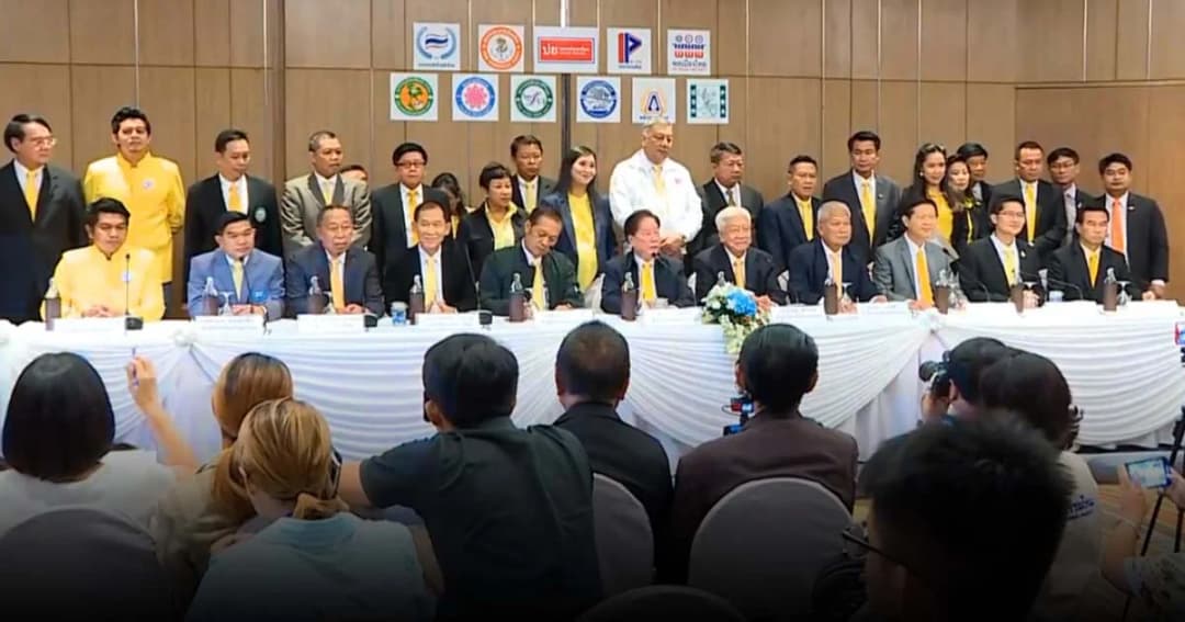 11 พรรคเลือกยกมือให้ “บิ๊กตู่”  – “มงคลกิตติ์” ฝาก ปชป.- ภูมิใจไทย อย่าต่อรองเยอะ