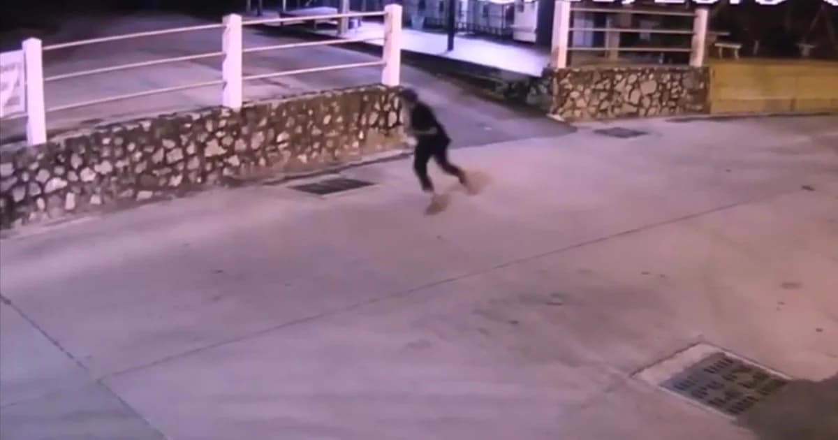 โจรขวัญอ่อน ถูกจับได้ว่างัดห้องวิ่งหนีกระเจิง