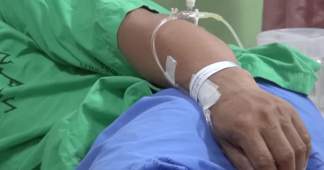 ชาวบ้านกินลาบหมูป่าดิบ หามส่งโรงพยาบาล 8 ราย