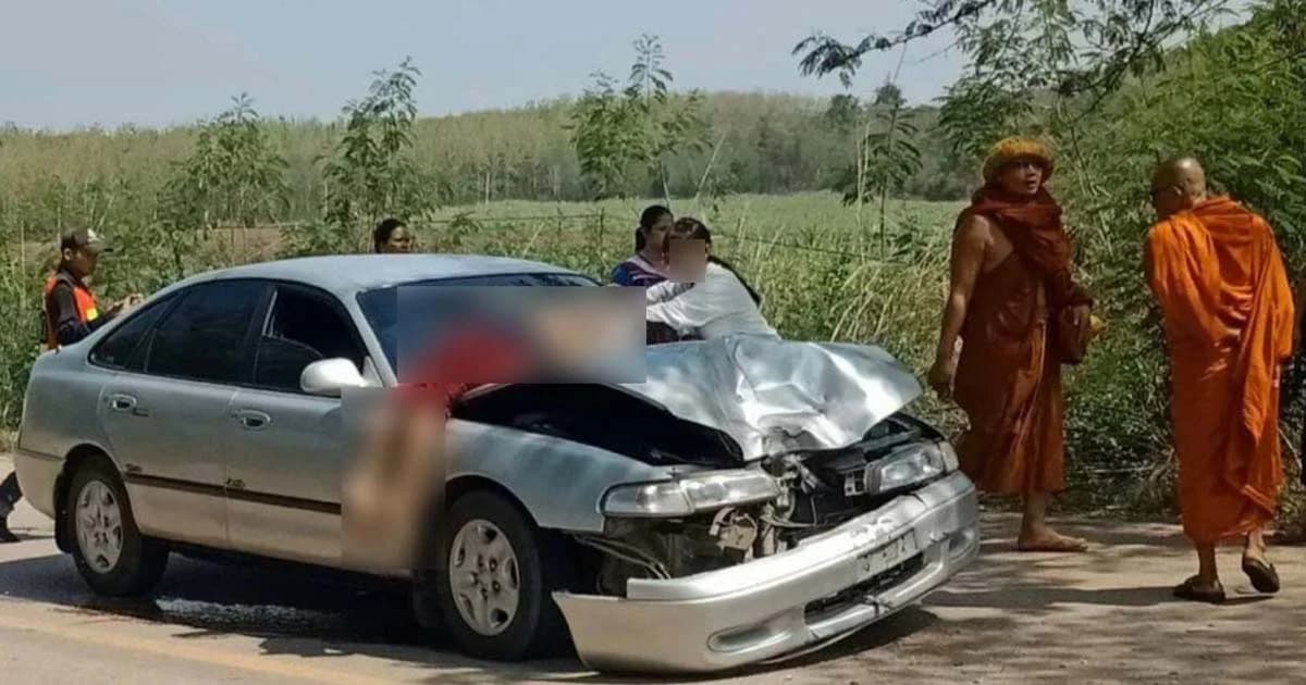 พระขับรถยนต์กลับวัด ชนประสานงา จยย. ทำสาวใหญ่ดับ