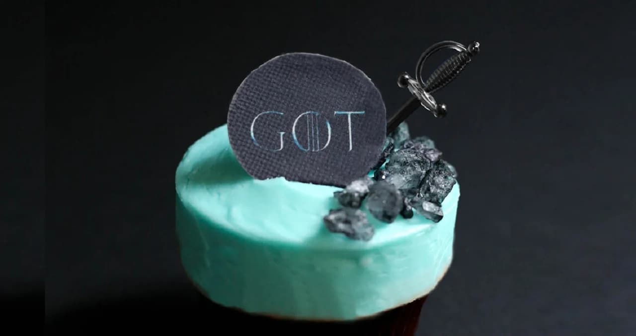 ขายดีสุดๆ อบเท่าไหร่ ก็ขายไม่ทัน เค้ก Game of Thrones ชิ้นละ 150 บาท