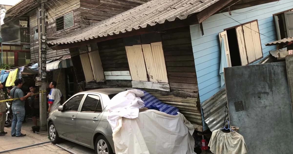 ญาติมาช่วยซ่อมบ้านกันเอง พลาดทับลุงวัย 62 ปี เสียชีวิตคาที่