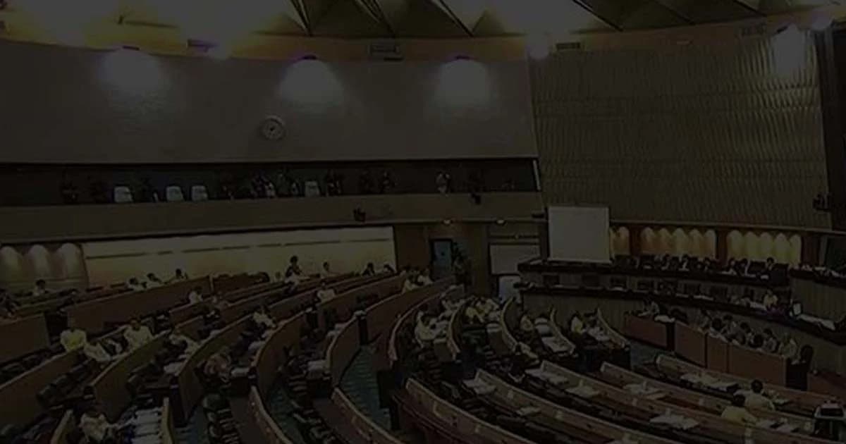 นักรัฐศาสตร์ จุฬาฯ ยัน 25 ส.ว. ไม่มีอำนาจถอดถอน ส.ส.