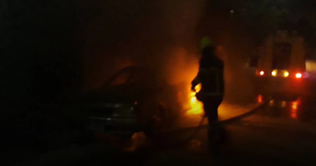 ประชดรัก! หญิง 59 ปีจุดไฟเผาตัวเอง คลอกตัวเจ็บคารถเก๋งอดีตสามี