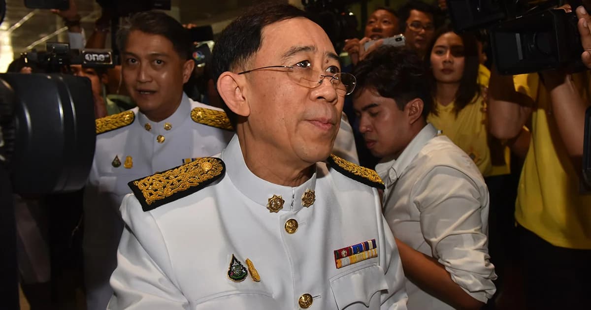 “มิ่งขวัญ” ยังนิ่ง 6 เสียงเศรษฐกิจใหม่ ยังอยู่กับพรรคเพื่อไทยหรือไม่ แต่นั่งรถบัสคันเดียวกัน