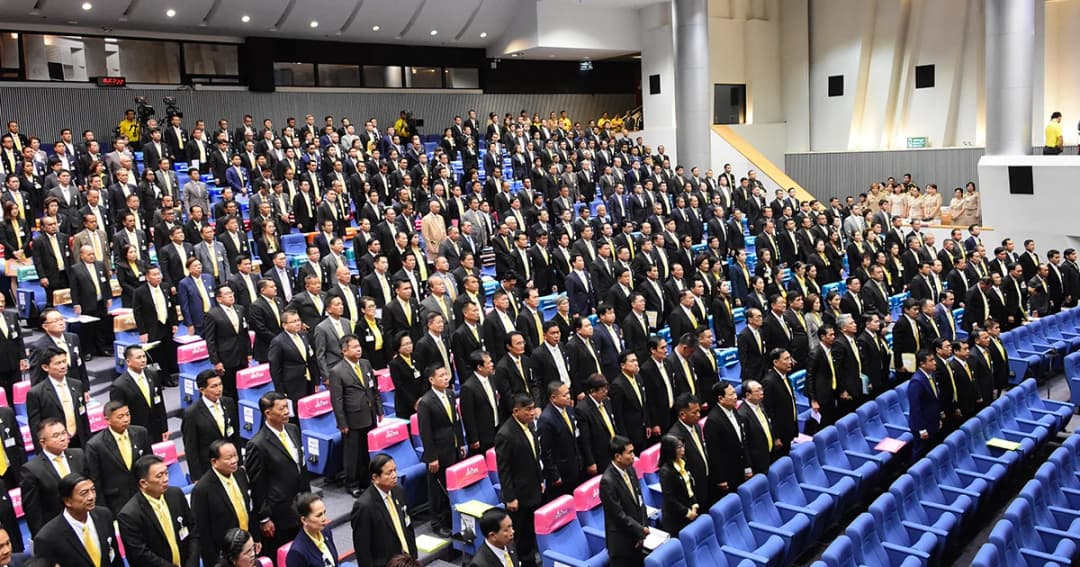 ฝ่ายต้าน คสช. 7 พรรค ส.ส. 243 เสียง แต่มีคนโหวต “สมพงษ์” 235 คน