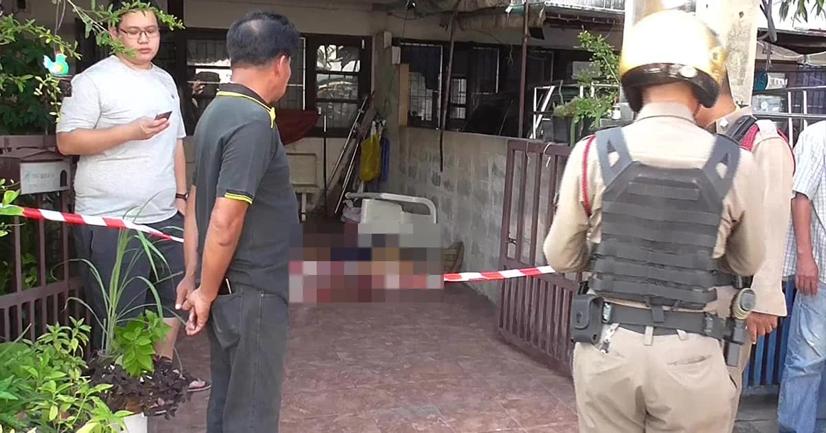 ตาวัย 98 เครียดโรครุมเร้าใช้มีดแทงตัวเองเสียชีวิตหน้าบ้านพัก