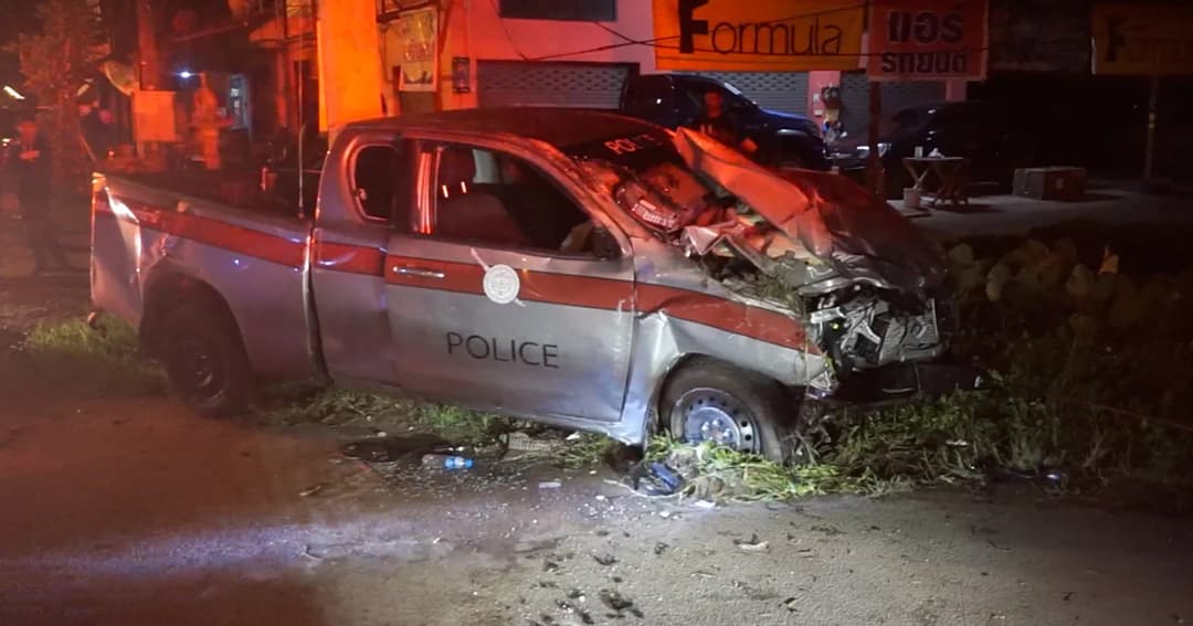 โจ๋เมายา ฉกรถตร.ซิ่งไกล 100 กม. ก่อนชนไฟแดงกลางแยกชุมพรพังยับ