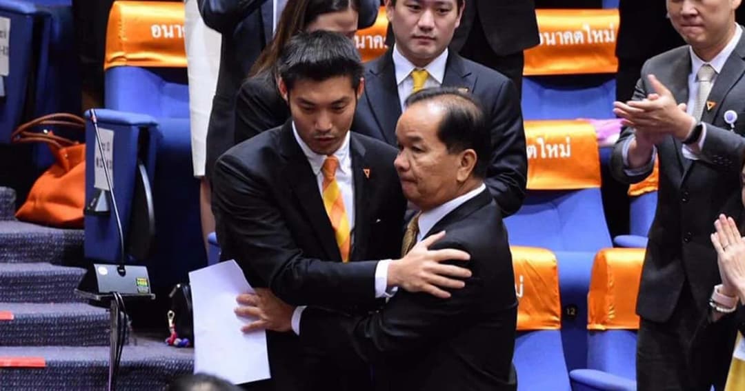 ไม่เสี่ยงเสนอ “ธนาธร” ชิงนายกฯ! วิปพรรค คาดยิ่งชนะเชียงใหม่ “งูเห่า” มาแน่