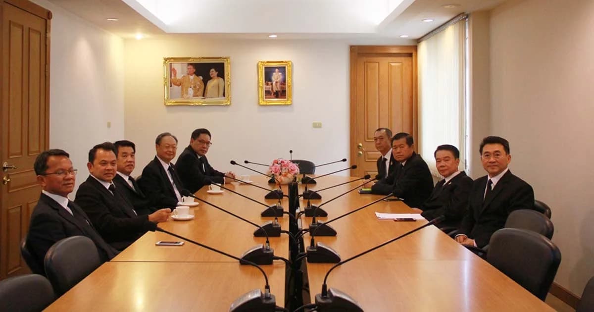 “ประชาธิปัตย์” ยังไม่ตอบตกลงร่วมรัฐบาลพลังประชารัฐ “ยื่นเงื่อนไขแก้รัฐธรรมนูญ”