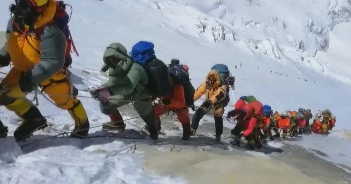 นักปีนเขา “เอเวอเรสต์” ทยอยตายรายที่ 11 ใน 2 สัปดาห์