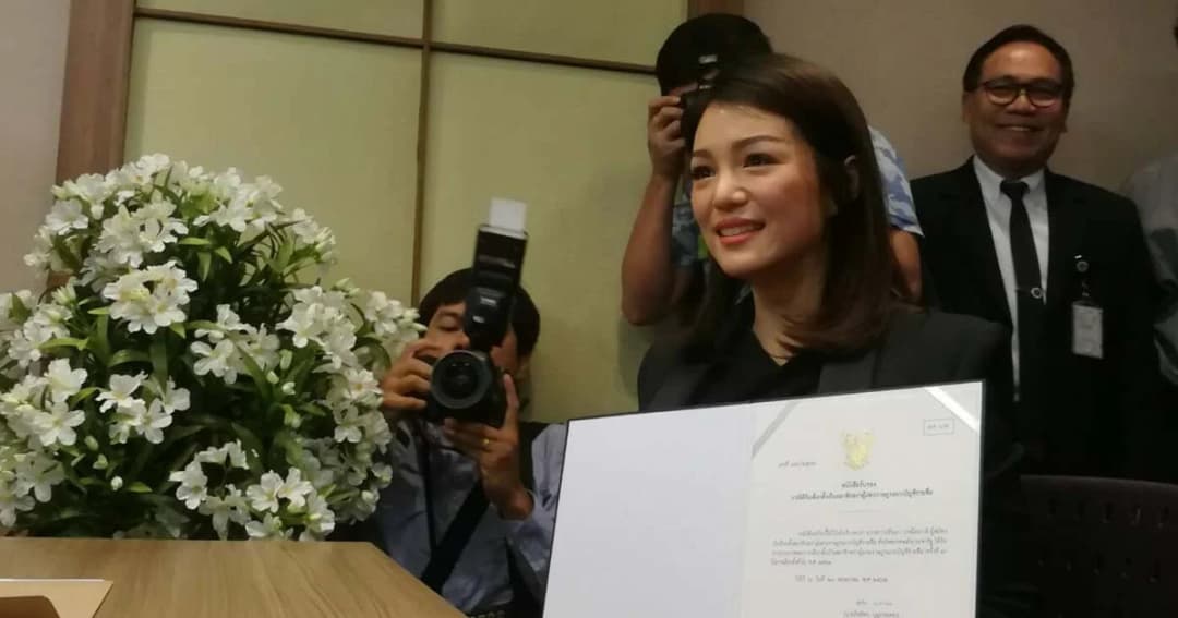 “มาดามเดียร์” ยันไม่ได้ถือหุ้นสื่อ-ปัดพปชร.ยื่นเงื่อนไขโหวตนายกฯก่อนแบ่งรัฐมนตรี