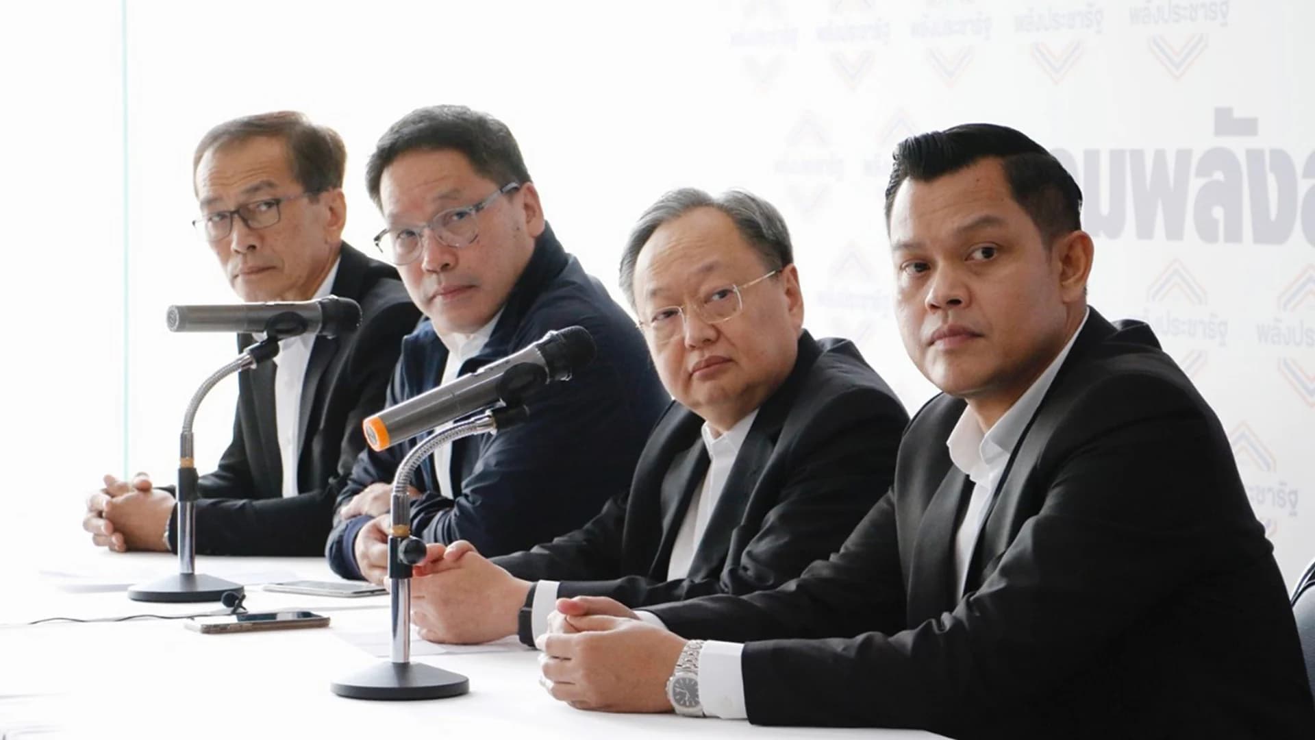 อุตตมระบุ กับประชาธิปัตย์ยังเจรจากันอยู่ ปฏิเสธข่าวประยุทธ์แทรกแซงโผ ครม.