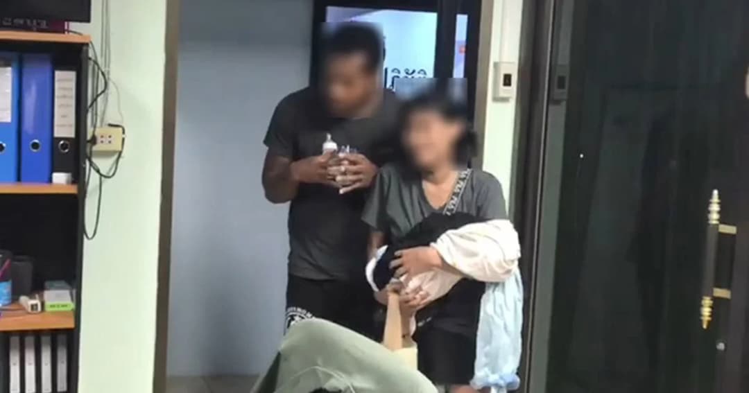 แม่ พ่อเลี้ยง ตี ด.ช.วัย 5 ขวบ เจ็บสาหัส ชาวบ้านทนไม่ไหว แจ้งกู้ภัยช่วยเหลือ