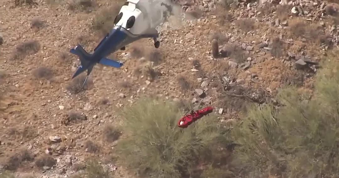 เปลผู้ป่วยหมุนกลางอากาศขณะดึงขึ้นบน ฮ.กู้ภัย