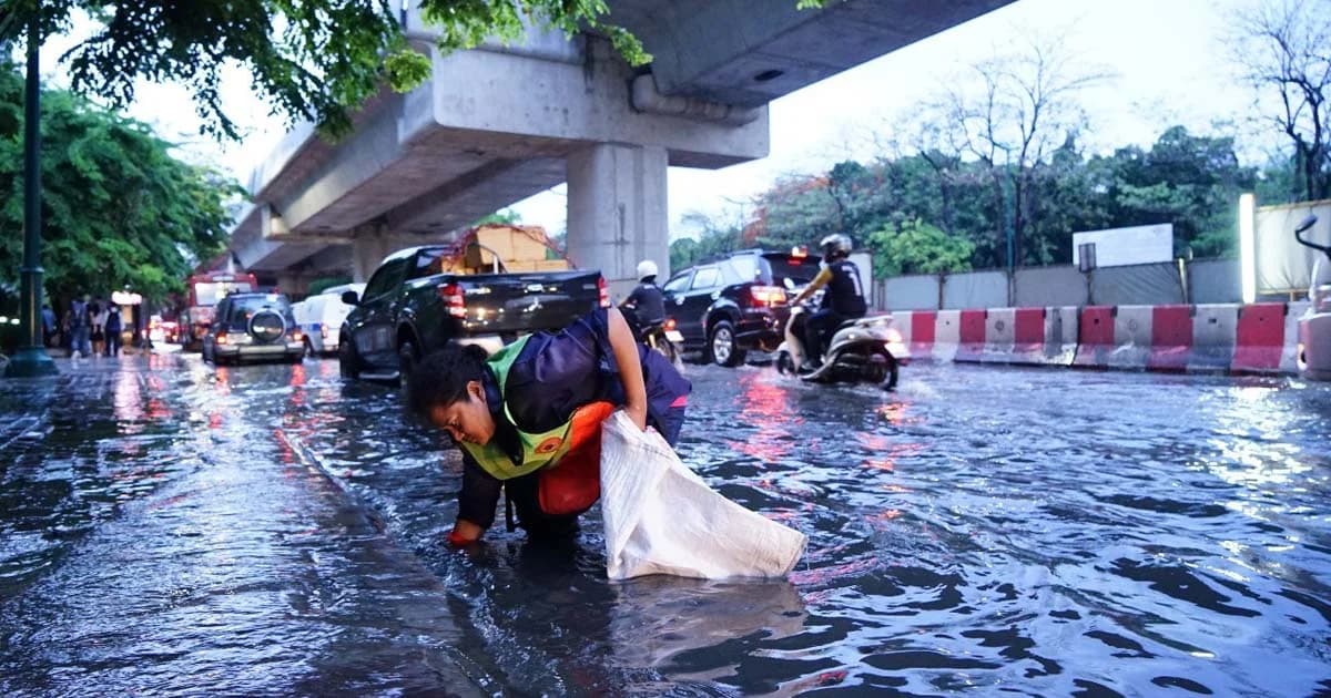 สรุปฝนถล่มกรุงวานนี้ อุโมงค์ระบายน้ำบางซื่อไฟดับทำระบายน้ำได้ช้า
