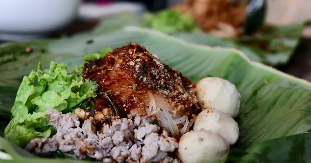 ก๋วยเตี๋ยว ลดโลกร้อน ห่อใบตอง ต้นตำรับ 70 ปี