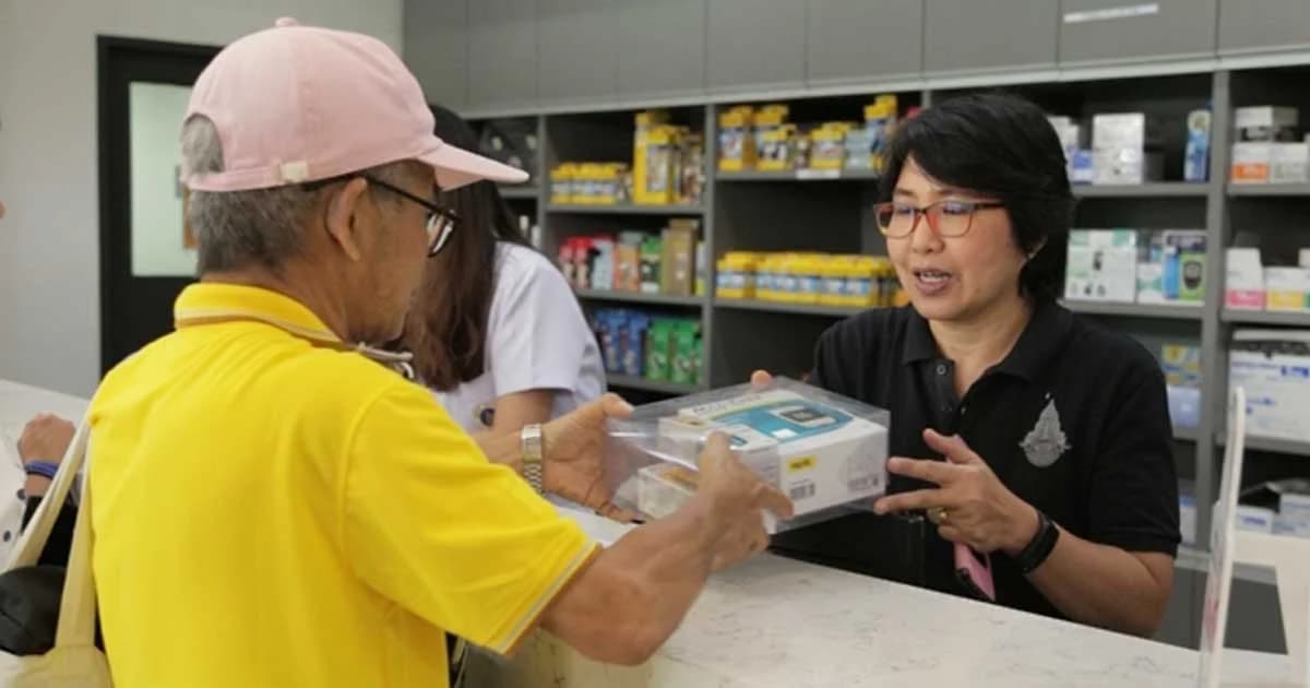 สปสช. ผลักดัน ร้านยาชุมชนอบอุ่น ใช้สิทธิ์หลักประกันสุขภาพรับบริการฟรี