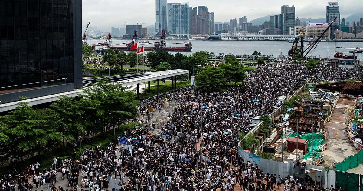 บริษัทในฮ่องกง เตรียมหยุดงาน ให้พนักงานร่วมชุมนุมวันนี้