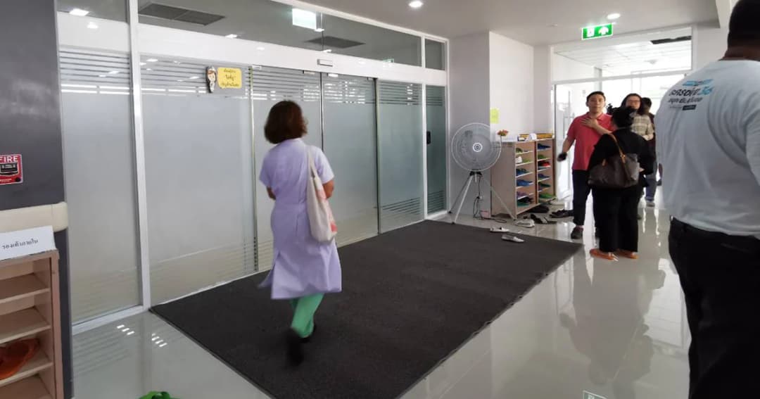 ส่งกำลังใจ “น้ำตาล” พี่สาวเผยเลือดไหลจากปอด รพ.ศิริราช จ่อแถลงผลวินิจฉัย