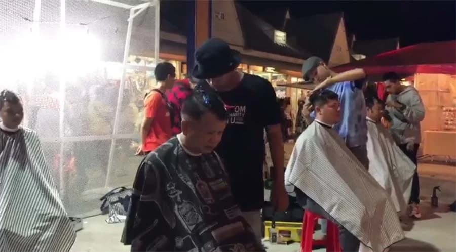 ช่างฯ ใจดี ตัดผมให้ชาวบ้านฟรีมาแล้ว 3 ปี หวังช่วยเหลือผู้มีรายได้น้อย