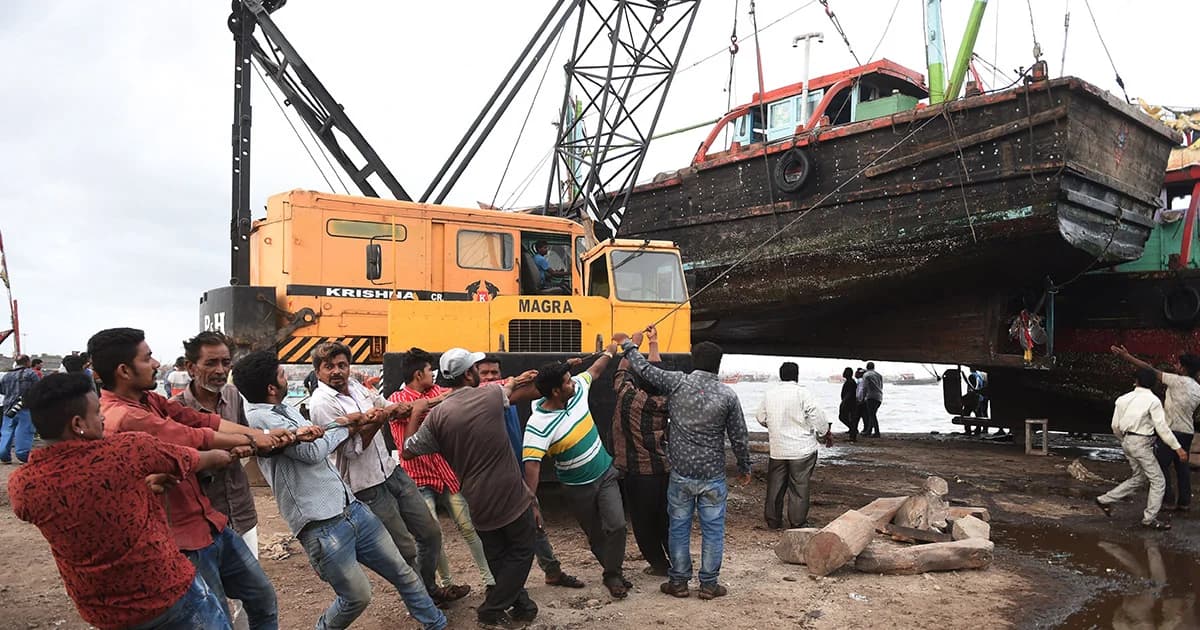 ไซโคลน ‘วายุ’ จ่อถล่มนครมุมไบอินเดียเร่งอพยพคนนับแสนหนี