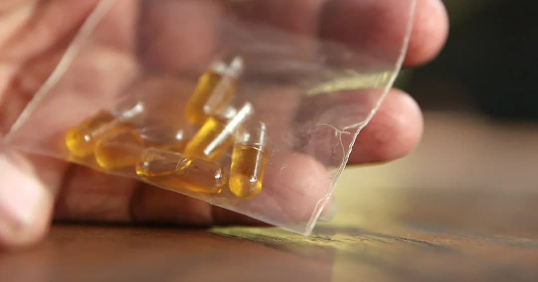 กรมการแพทย์แผนไทยฯ รับรอง ‘น้ำมันสกัดกัญชา’ สูตรเดชา ศิริภัทร