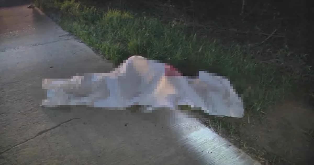 ล่า! คนร้ายปริศนา กระหน่ำแทงหนุ่มใหญ่ดับริมถนนอยุธยา