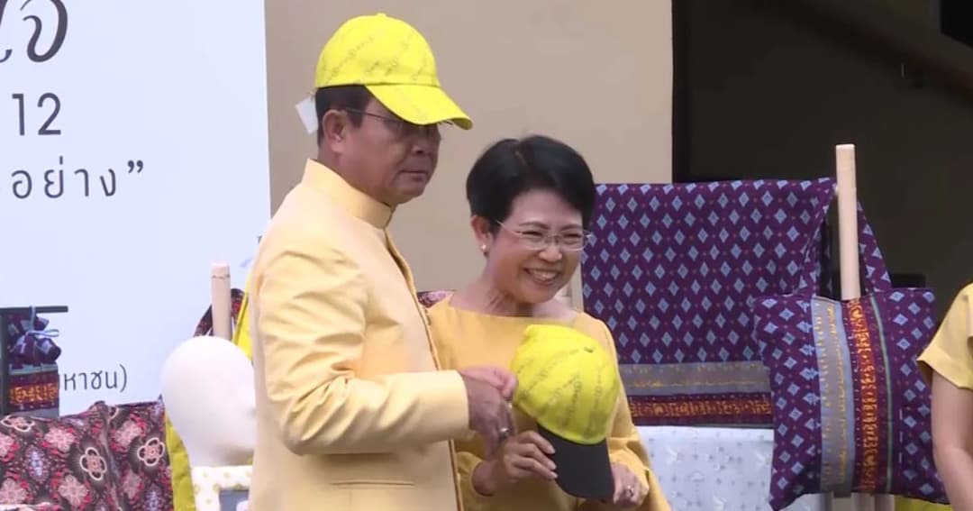 “บิ๊กตู่” เมินตอบซ้ำโผครม. “เอาอยู่” หรือไม่ คุย ส.ส.ใต้-อีสาน พปชร. แล้วไร้ปัญหา