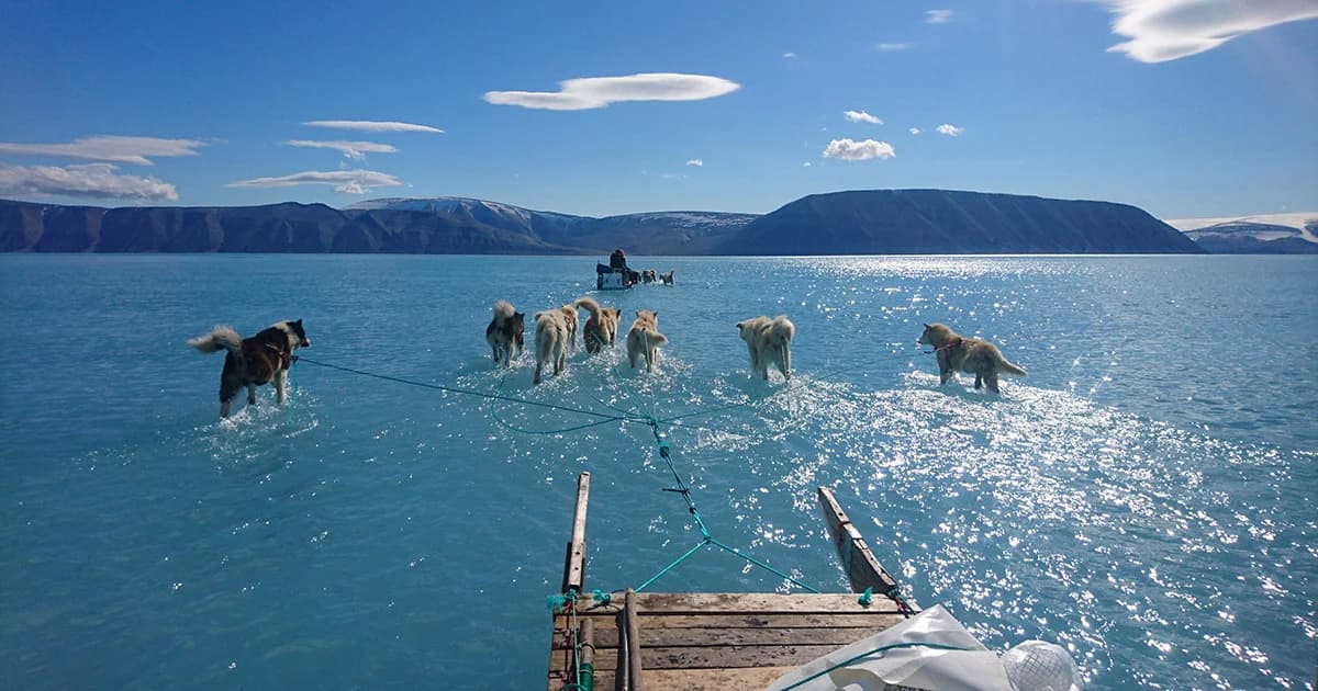 กรีนแลนด์ประสบปัญหาน้ำแข็งละลายอย่างรุนแรง