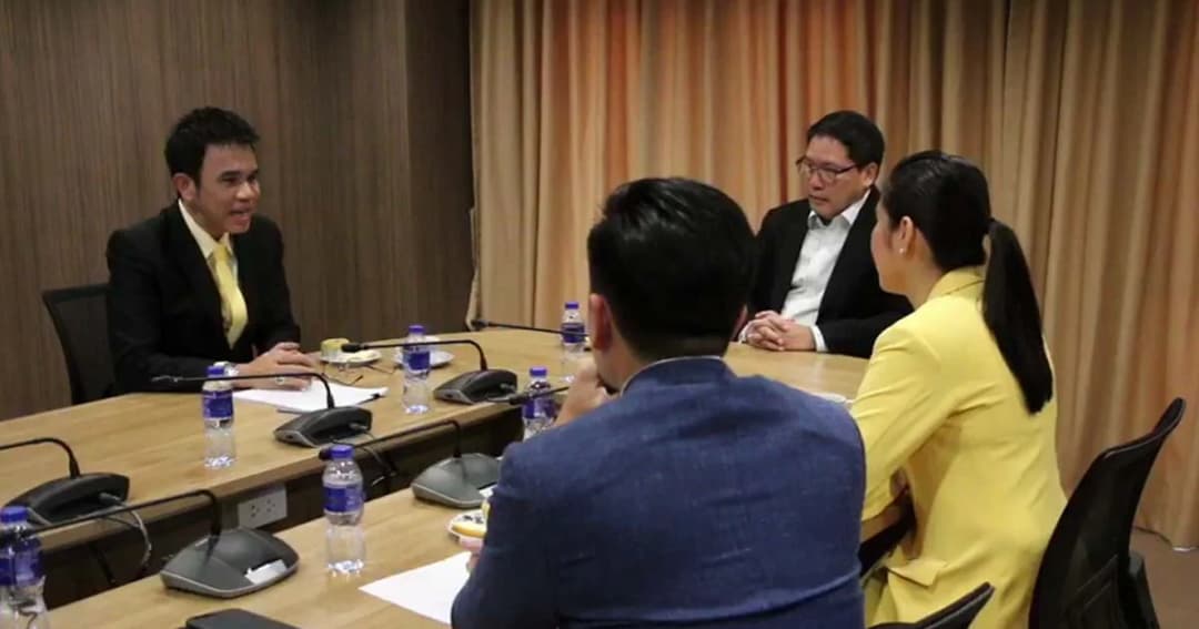 พปชร. รับข้อเสนอกลุ่ม LGBTQ เตรียมผลักดันกฎหมายกลุ่มคนหลากหลายทางเพศ