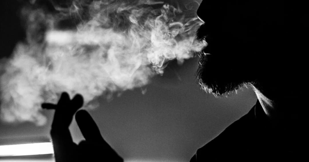 สูบบุหรี่ในบ้าน ต้องพิสูจน์ได้ว่ามีผลกระทบต่อครอบครัว จึงผิดกฎหมาย