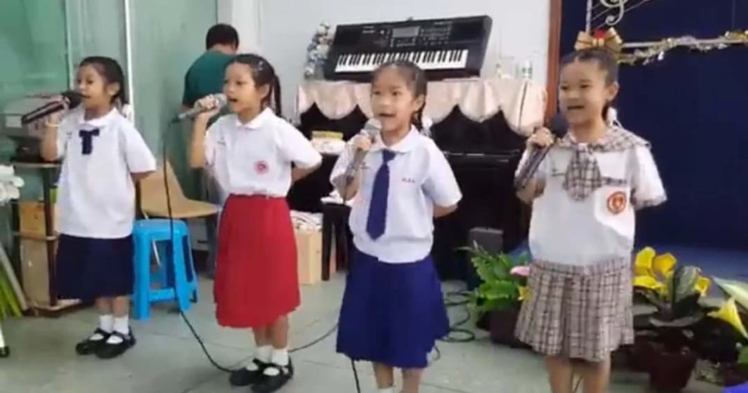 อยากให้คนไทยได้ฟัง คลิปดังที่พิษณุโลก “รักกันไว้เถิด เราเกิดร่วมแดนไทย”