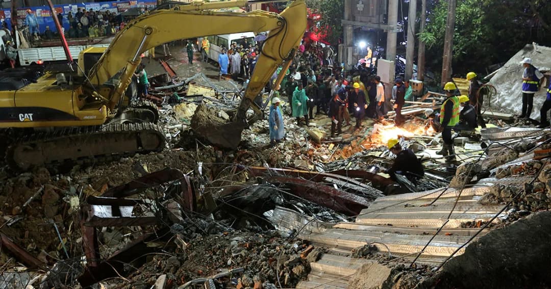 ตึกถล่มในเมืองสีหนุวิลล์ กัมพูชา ทับคนงานตาย 7 ราย เจ็บ 18 สูญหายอื้อ