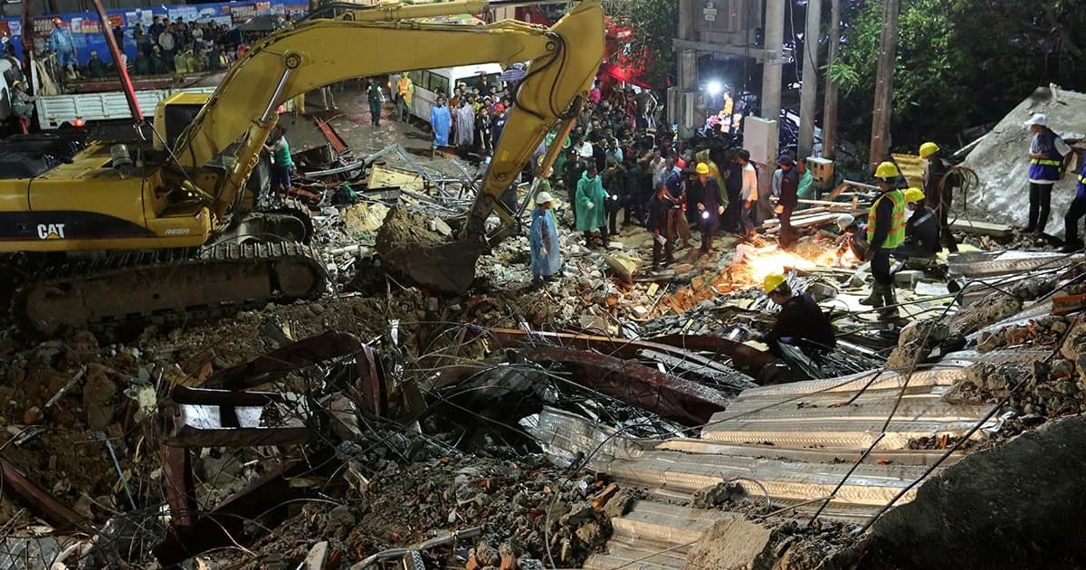 ตึกถล่มในเมืองสีหนุวิลล์ กัมพูชา ทับคนงานตาย 7 ราย เจ็บ 18 สูญหายอื้อ