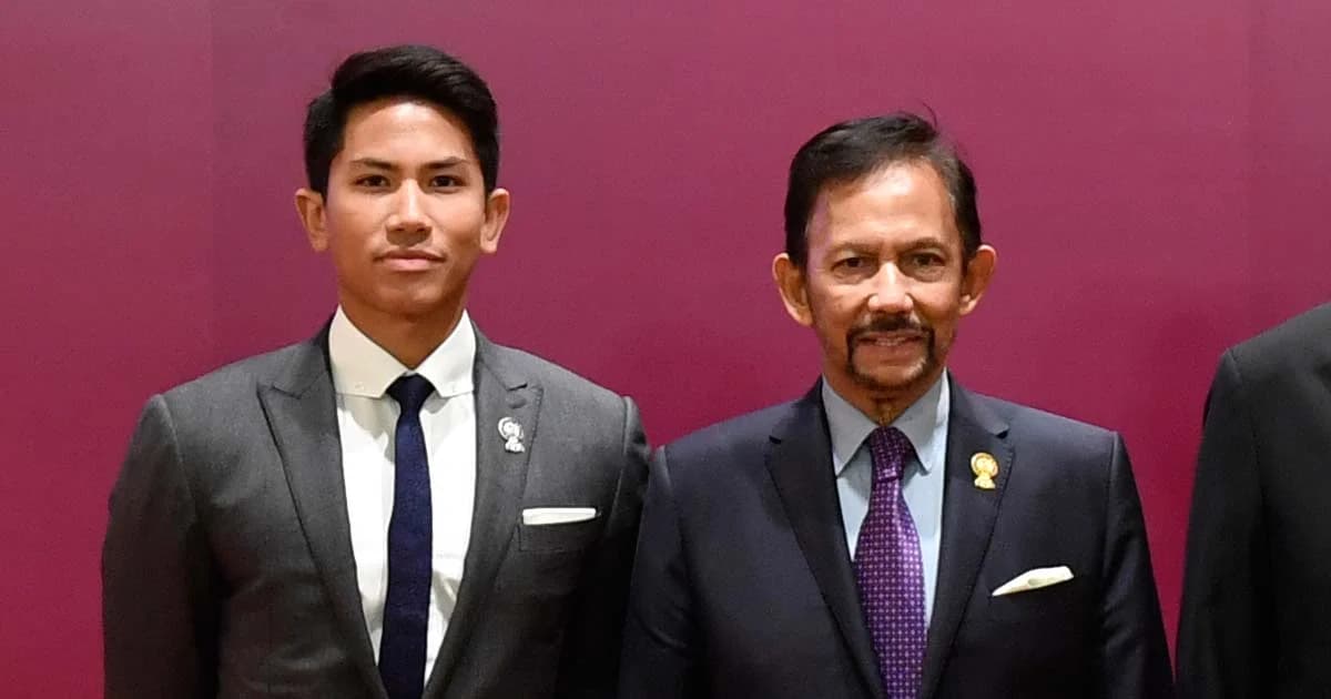 ‘เจ้าชายมาทีน แห่งบรูไน’ ทรงโพสต์ไอจีขณะเสด็จตามพระบิดาร่วมประชุมอาเซียน