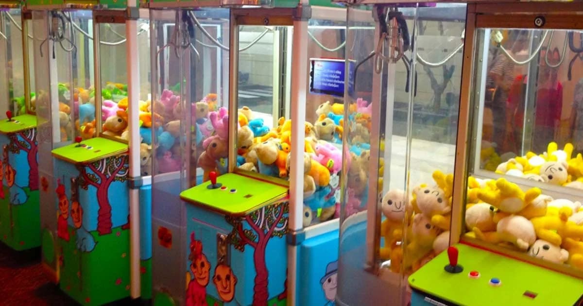 พบเด็กอายุต่ำกว่า 10 ปีเล่นตู้คีบตุ๊กตา เครือข่ายเด็กรุ่นใหม่ไม่พนันวอนยกเลิก