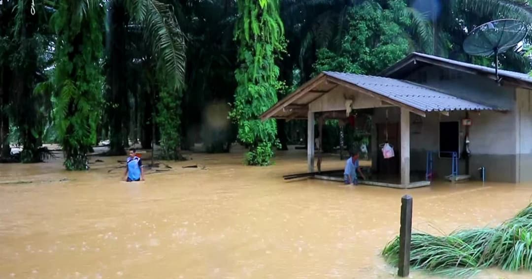 ปภ. เร่งช่วยเหตุน้ำป่าไหลหลาก จ.พังงาและกระบี่ กระทบแล้ว 526 ครัวเรือน