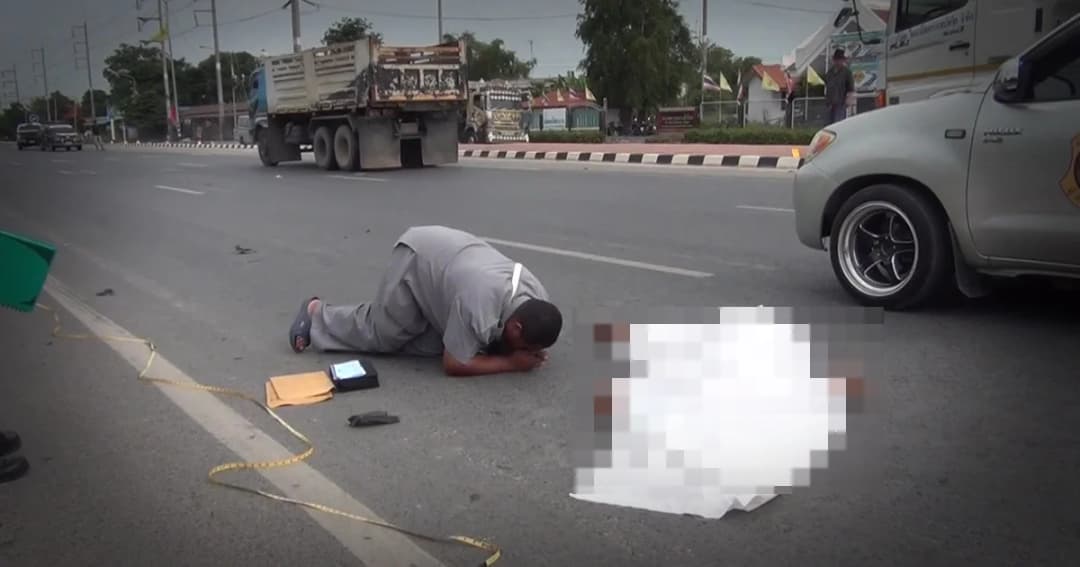 กระบะชนมอเตอร์ไซต์รับจ้าง ผู้โดยสารดับ 1 คนขับกราบเท้าขอขมาศพ