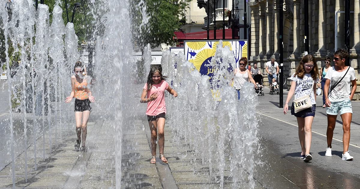 “ฝรั่งเศส” วิกฤตเตือนภัยระดับสีส้ม ปิดโรงเรียน 50 แห่ง หนีคลื่นความร้อน