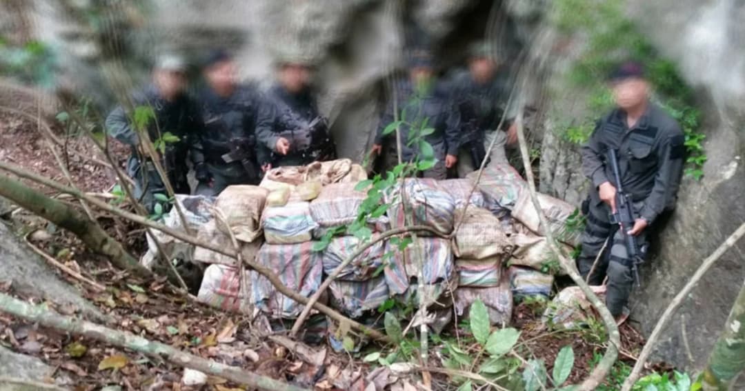 กกล.ผาเมือง สกัดจับยาบ้าเกือบ 6 ล้านเม็ด ไอซ์ 185 กก. ซุกถ้ำกลางป่าดิบเชียงดาว