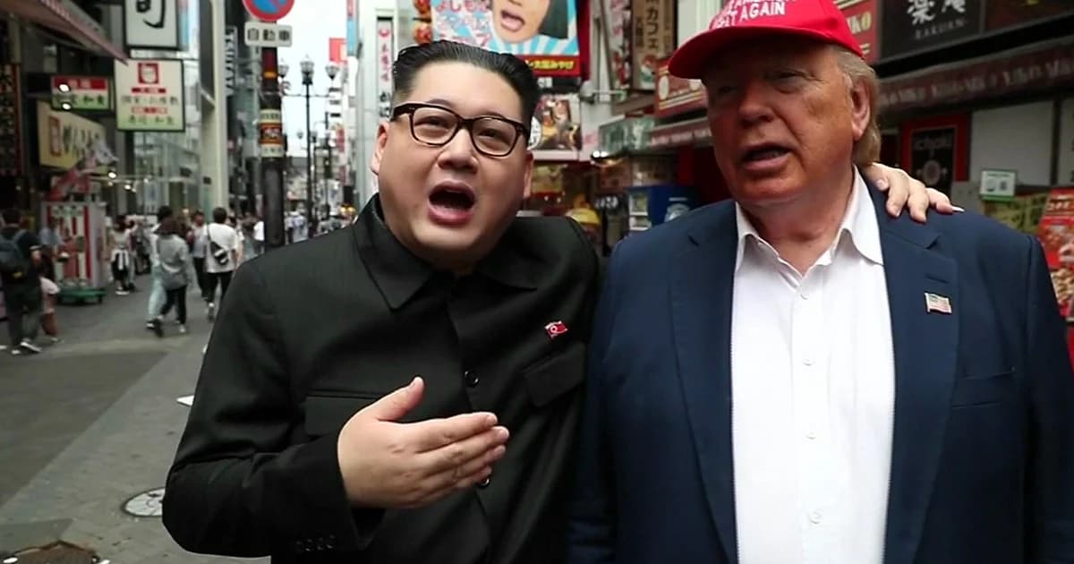 สีสันก่อนประชุมสุดยอดผู้นำ G20 แต่งเลียนแบบ “คิม–ทรัมป์” กอดคอเที่ยวญี่ปุ่น