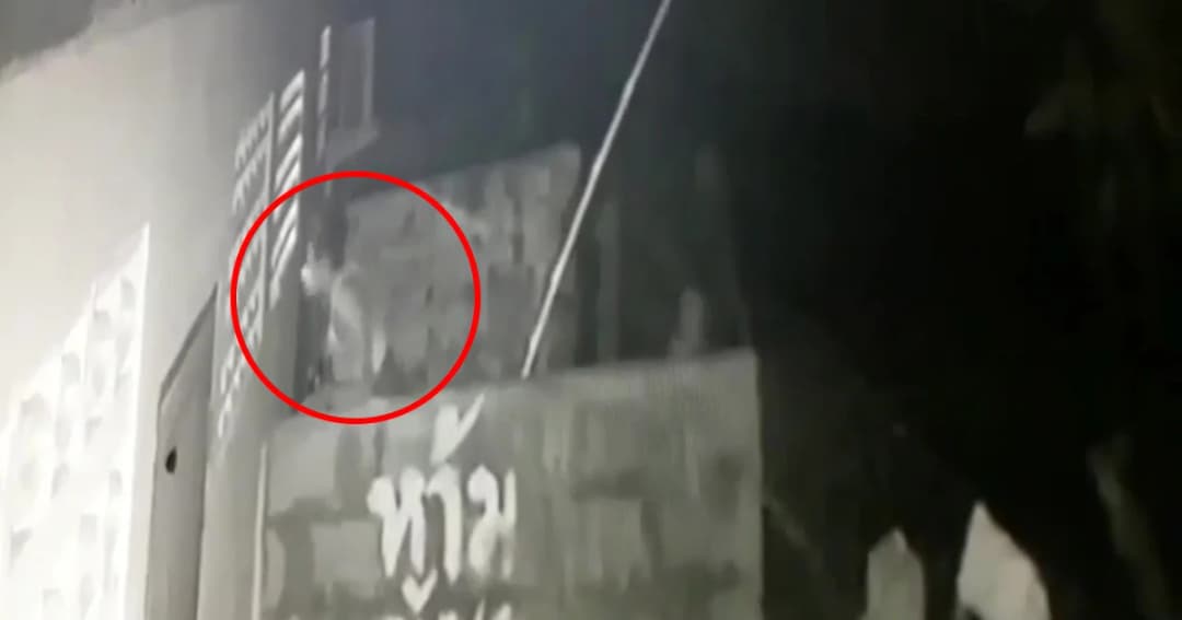 สาวสุดทน แชร์คลิปชายแอบมองขณะอาบน้ำ