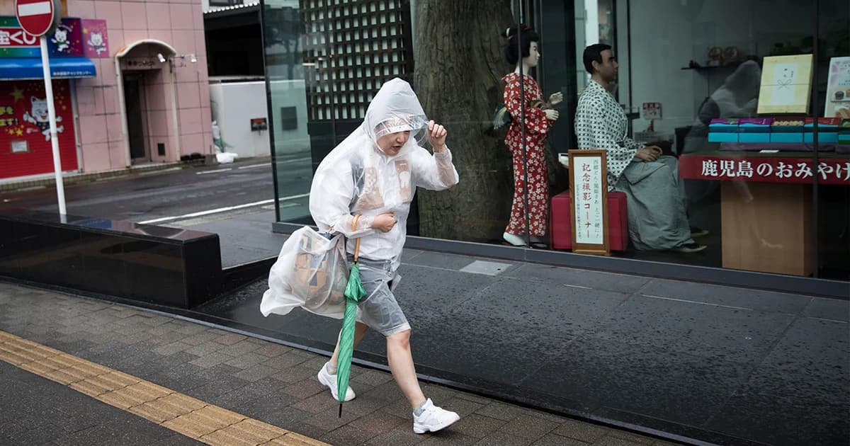 ญี่ปุ่นอพยพ! 1.2 ล้านคน บนเกาะคิวชู ฝนตกหนักหวั่นน้ำท่วม-ดินถล่ม ตายแล้ว 1 คน