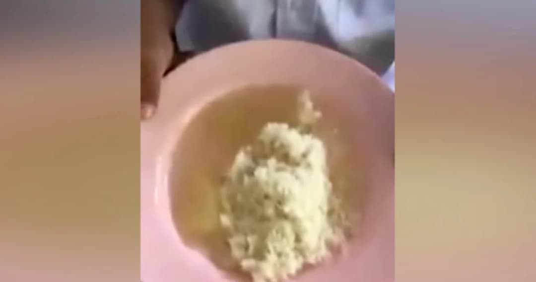 สอบอาหารกลางวันมีแค่น้ำกับผัก บอกเด็กลดความอ้วน