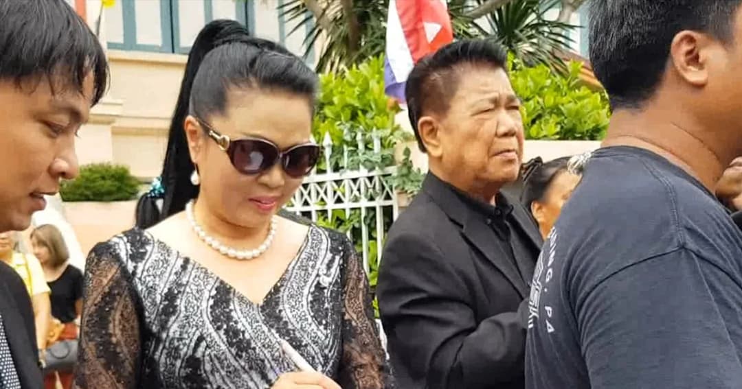 จบคดี ศาลครอบครัวไกล่เกลี่ย “ครูชลธี” ไม่หย่า “ครูปุ้ม” แล้ว