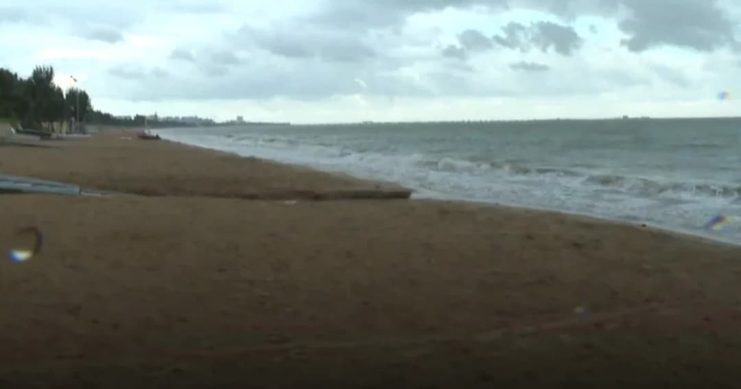 พายุโซนร้อน “มูน” แผลงฤทธิ์ถล่มเกาะไหหลำ ระงับเรือเฟอร์รี่ข้ามช่องแคบโฉงโจว