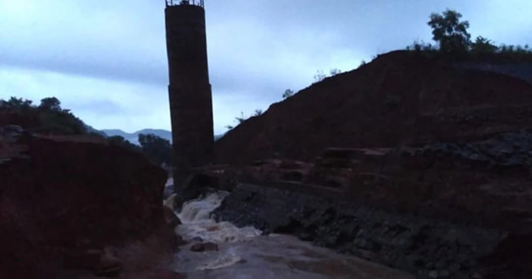 เขื่อนรัตนคีรีในอินเดียแตก น้ำท่วมฉับพลันเสียชีวิตแล้ว 18 ราย