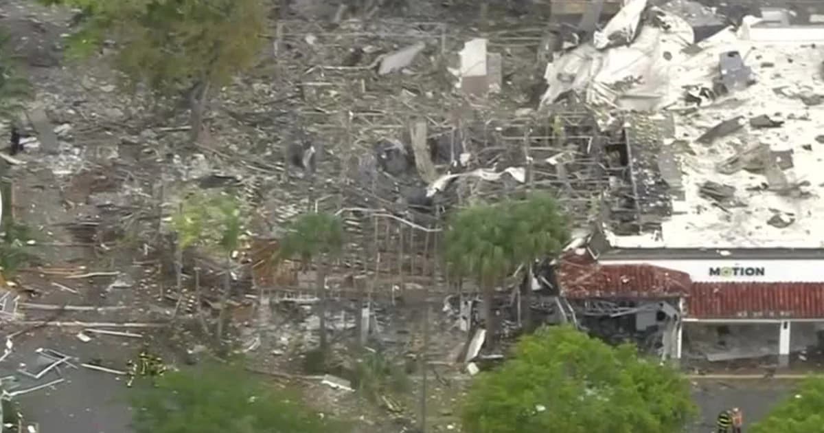 พังทั้งแถบ! เกิดเหตุระเบิดห้างสรรพสินค้ารัฐฟลอริดา บาดเจ็บ 21 คน คาดแก๊สระเบิด