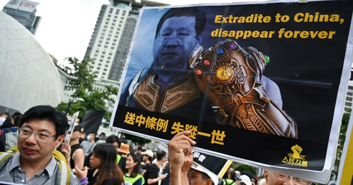 ม็อบฮ่องกงรวมตัวประท้วง หน้าสถานีรถไฟเวสต์เกาลูน